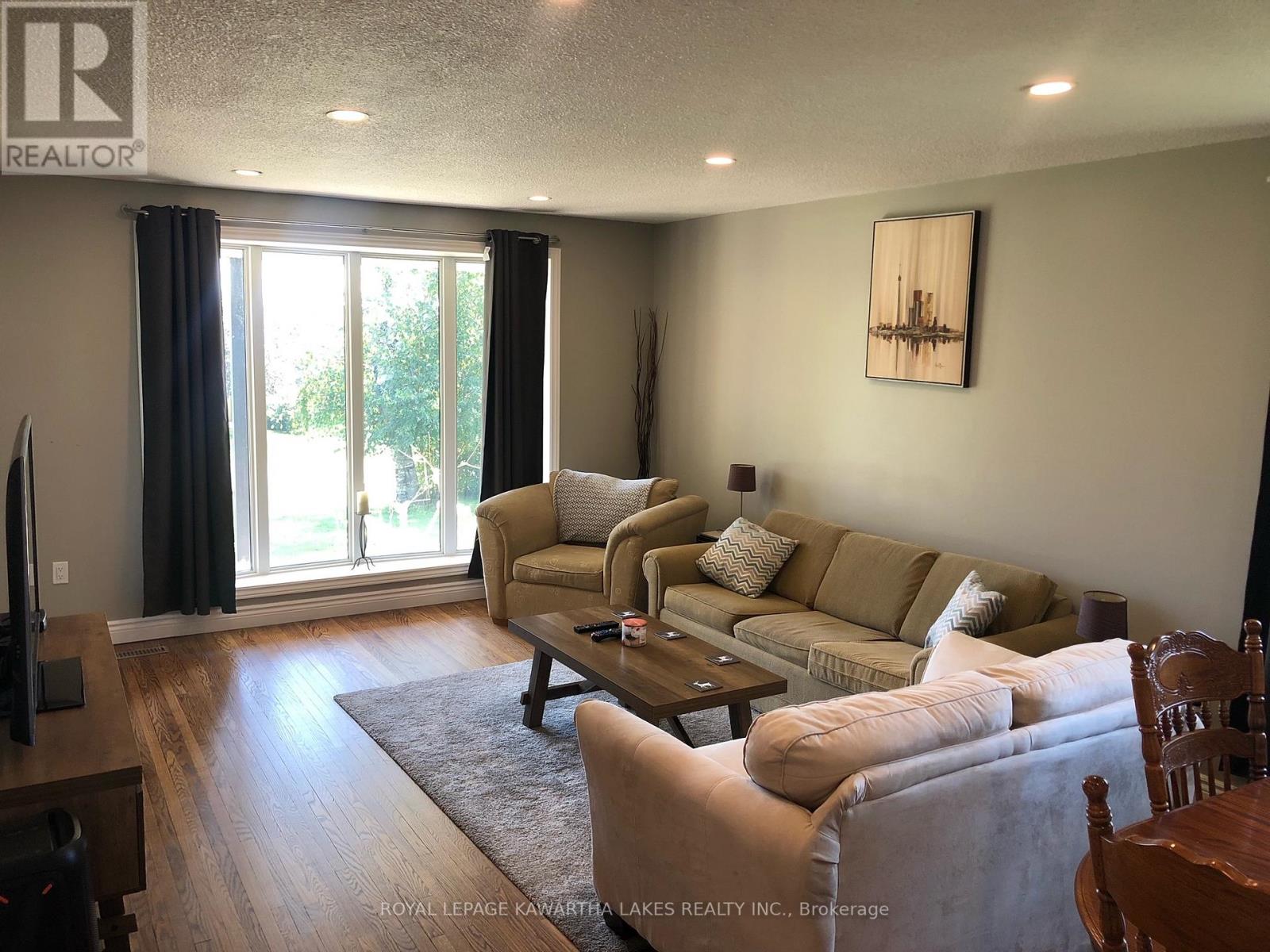 169 VICTORIA DR
