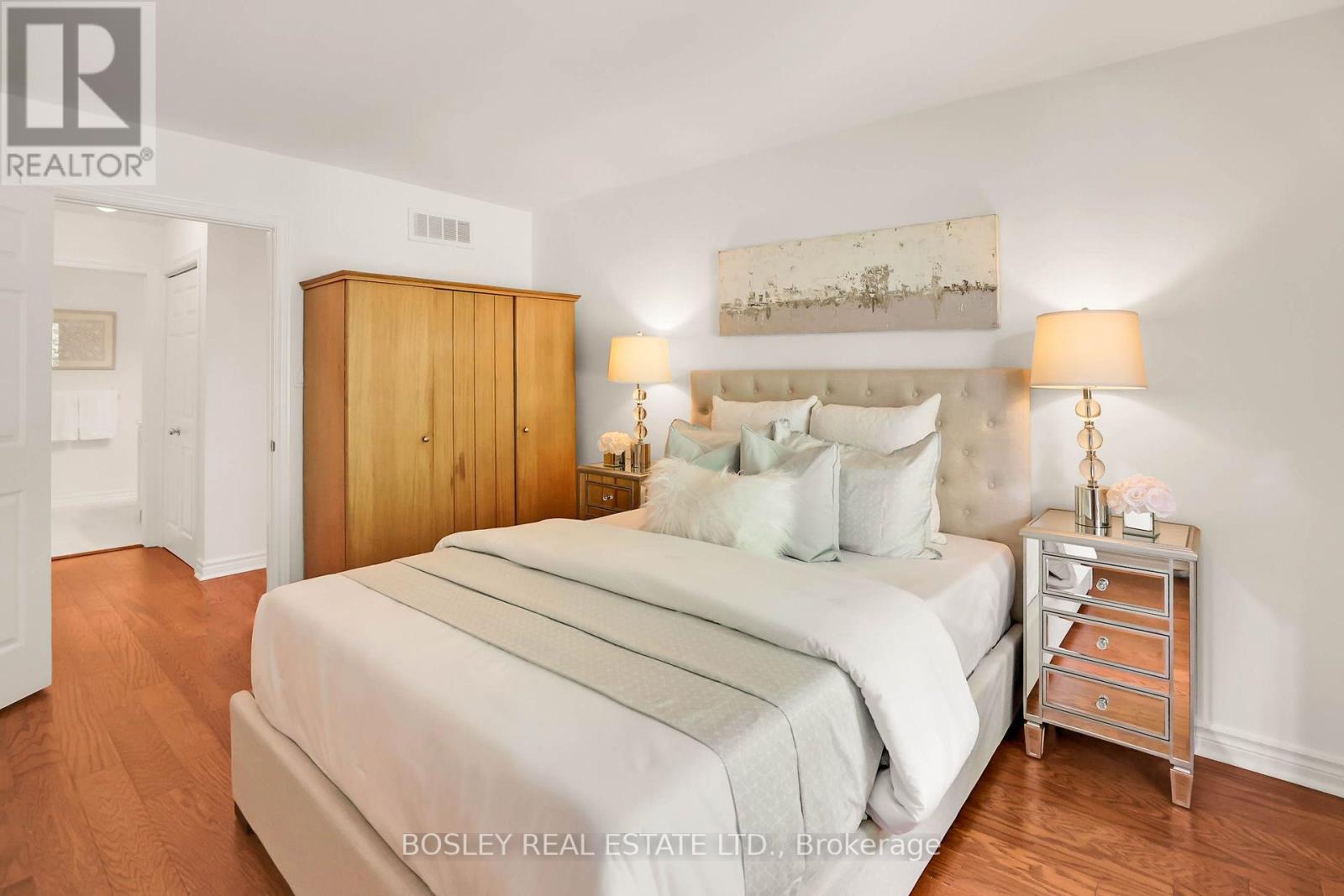 #28 -19 BARTLETT AVE, #28