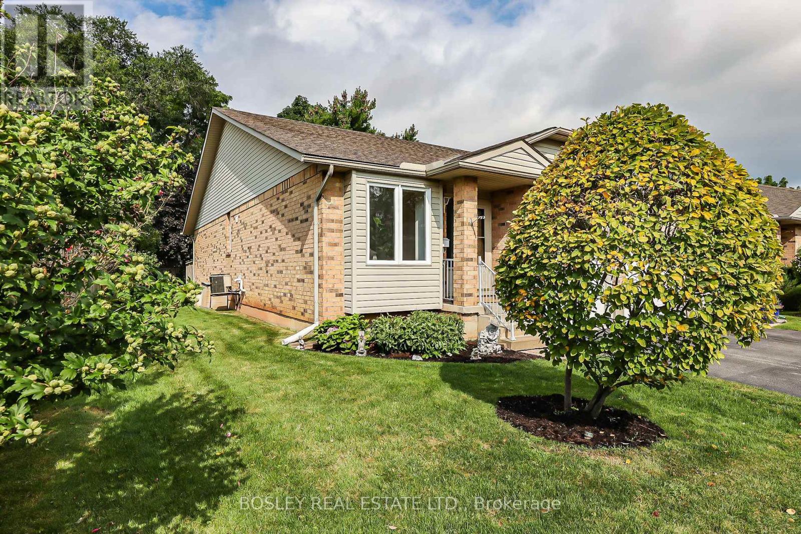 #28 -19 BARTLETT AVE, #28