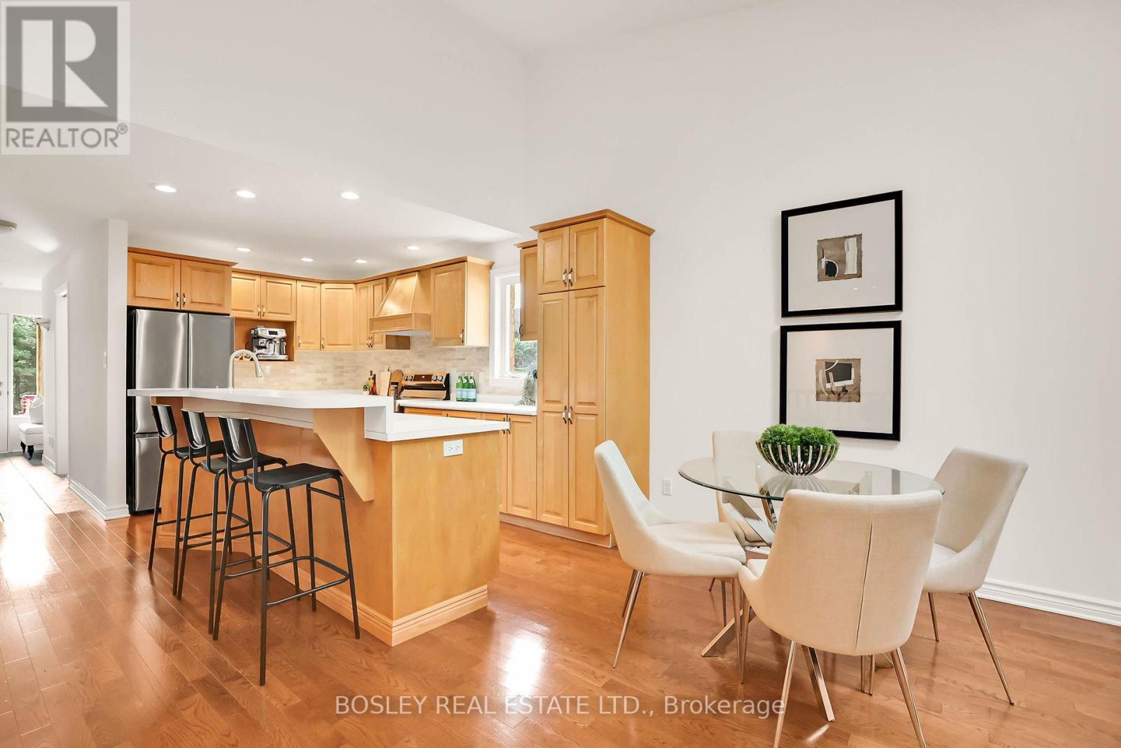 #28 -19 BARTLETT AVE, #28