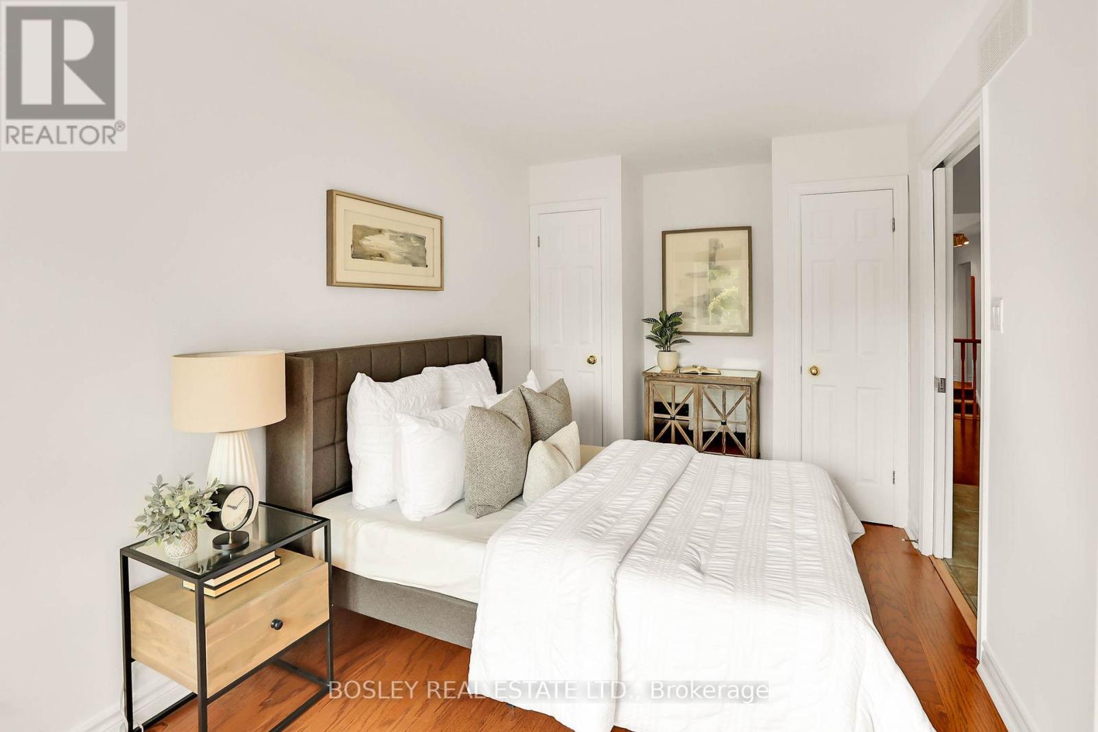 #28 -19 BARTLETT AVE, #28