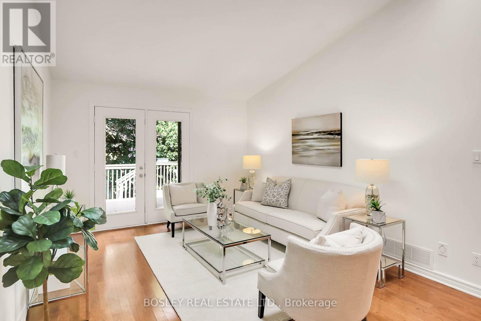 #28 -19 BARTLETT AVE, #28