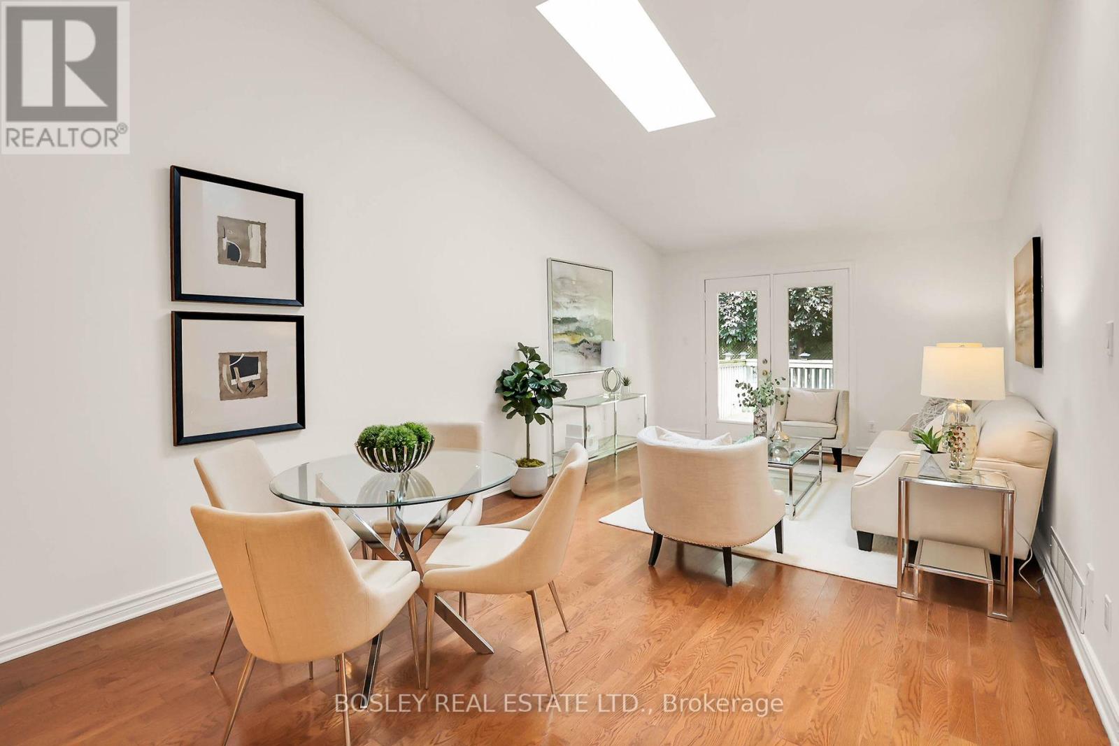 #28 -19 BARTLETT AVE, #28