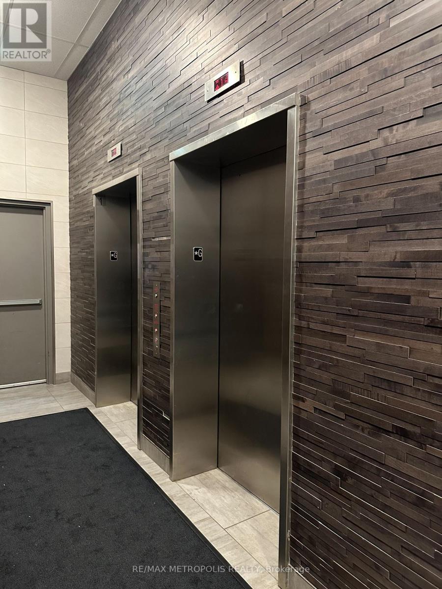 #215 -318 SPRUCE ST, #215