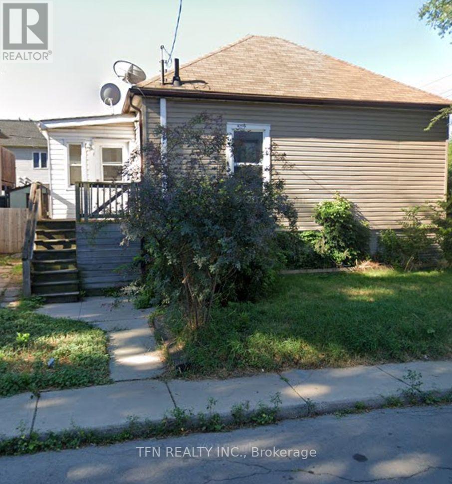 27 WINTERGREEN CRES