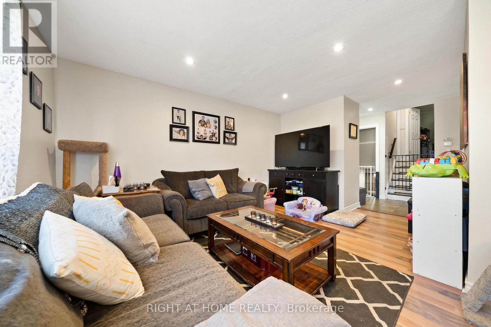 70 WOODLAWN AVE