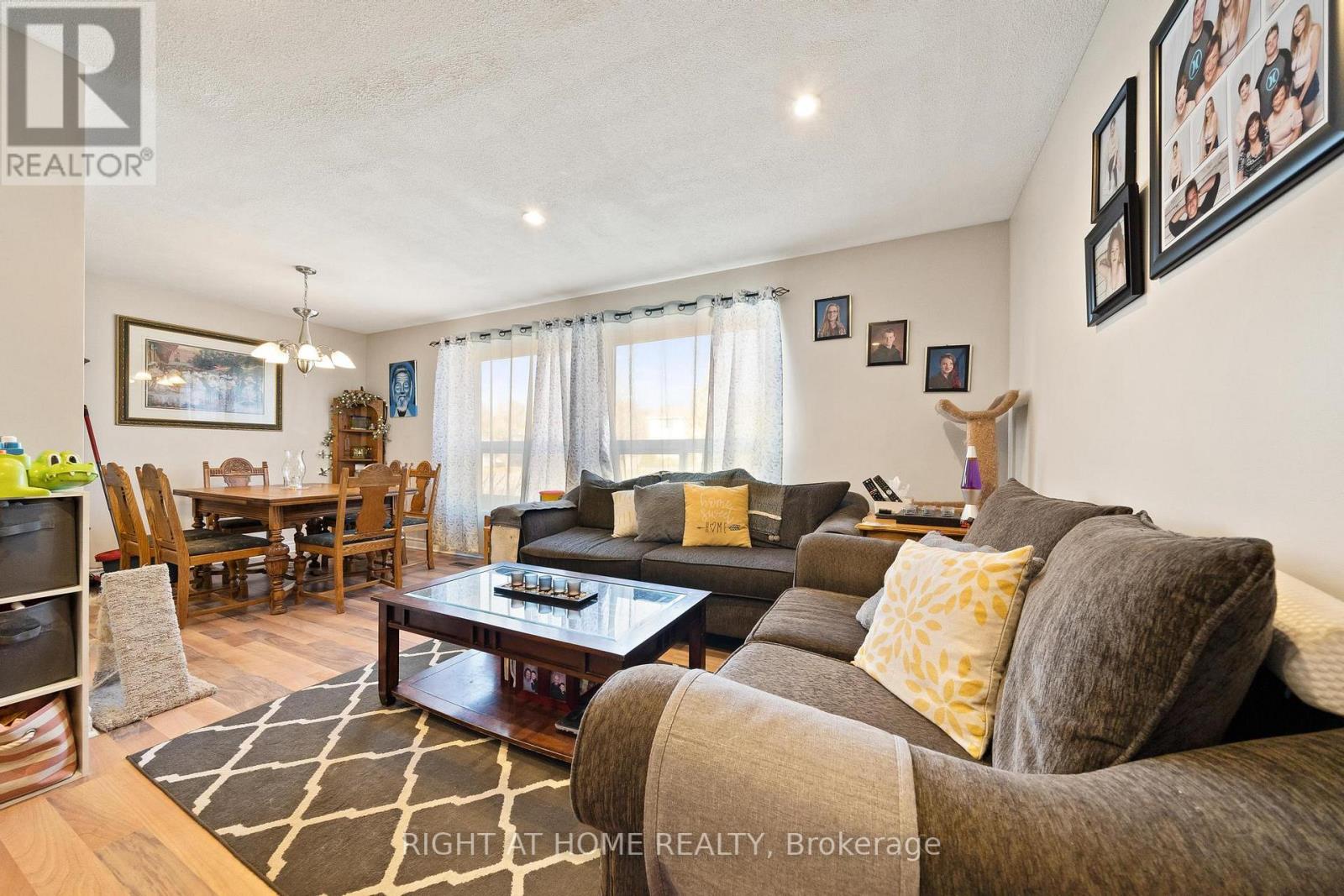 70 WOODLAWN AVE