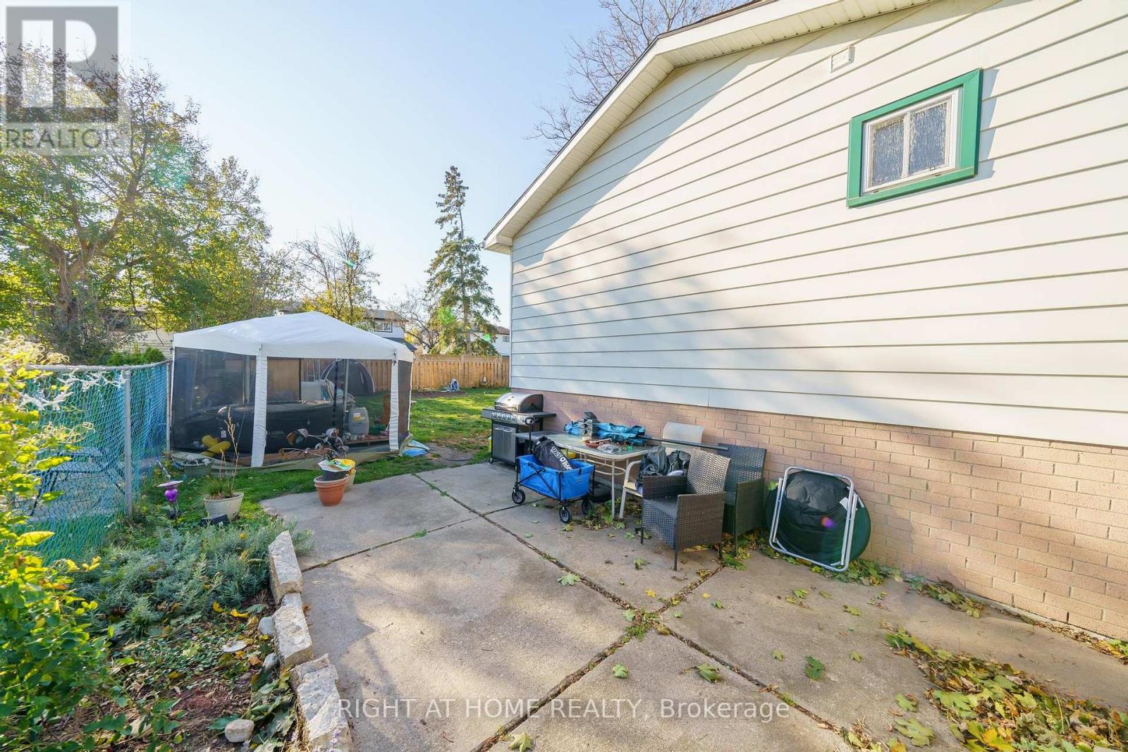 70 WOODLAWN AVE
