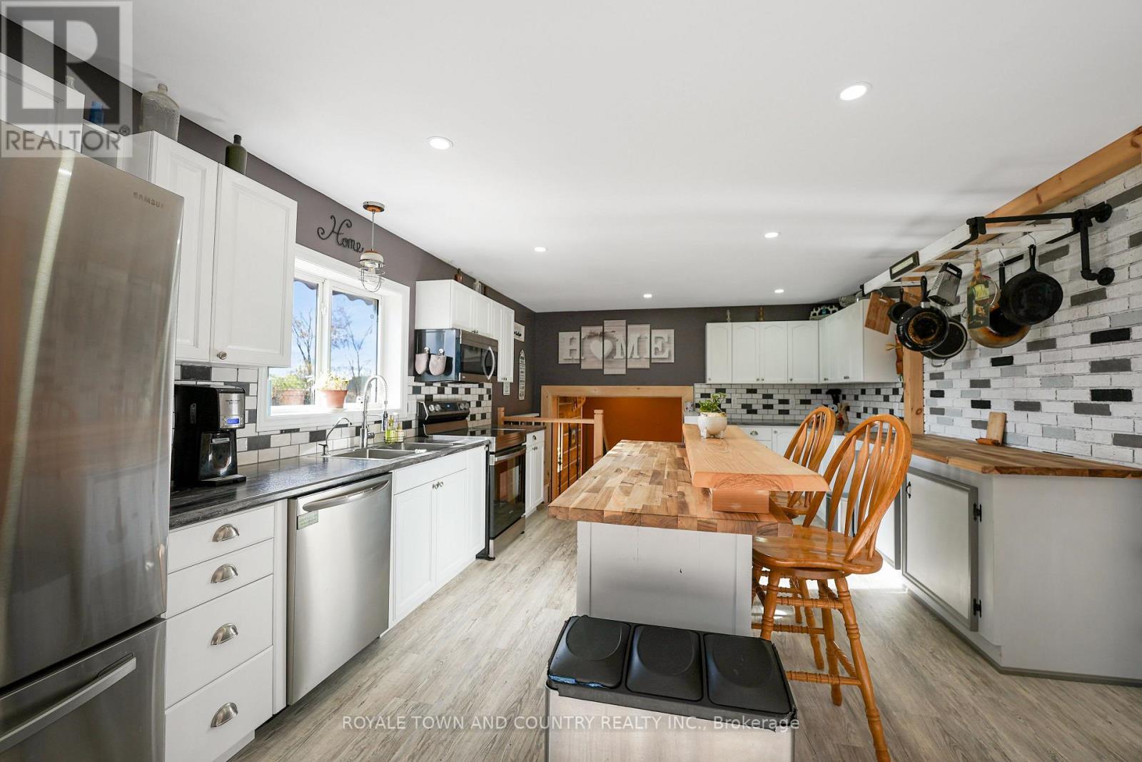 386 PENIEL RD