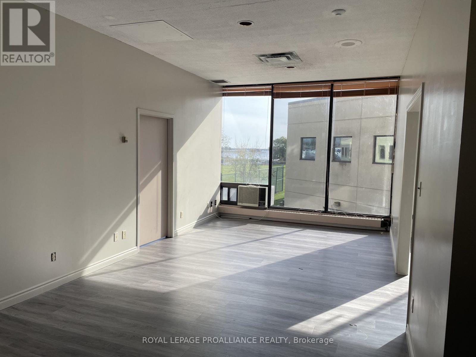 #104 -11 BAY BRIDGE RD, #104