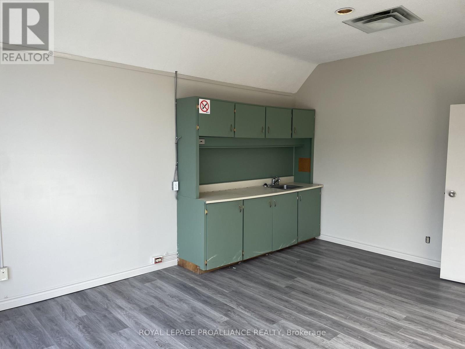 #104 -11 BAY BRIDGE RD, #104