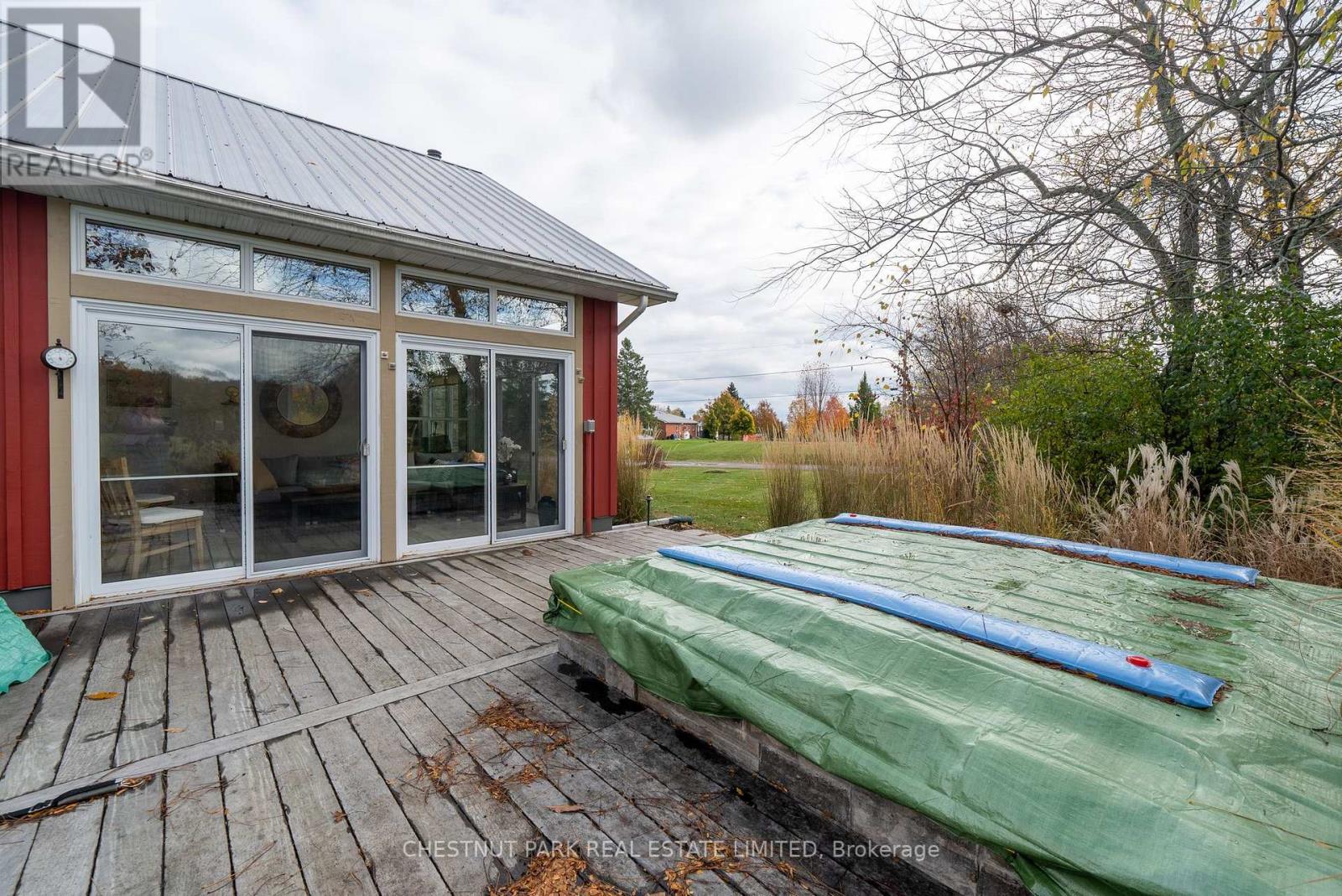 96 SMITHS BAY AVE