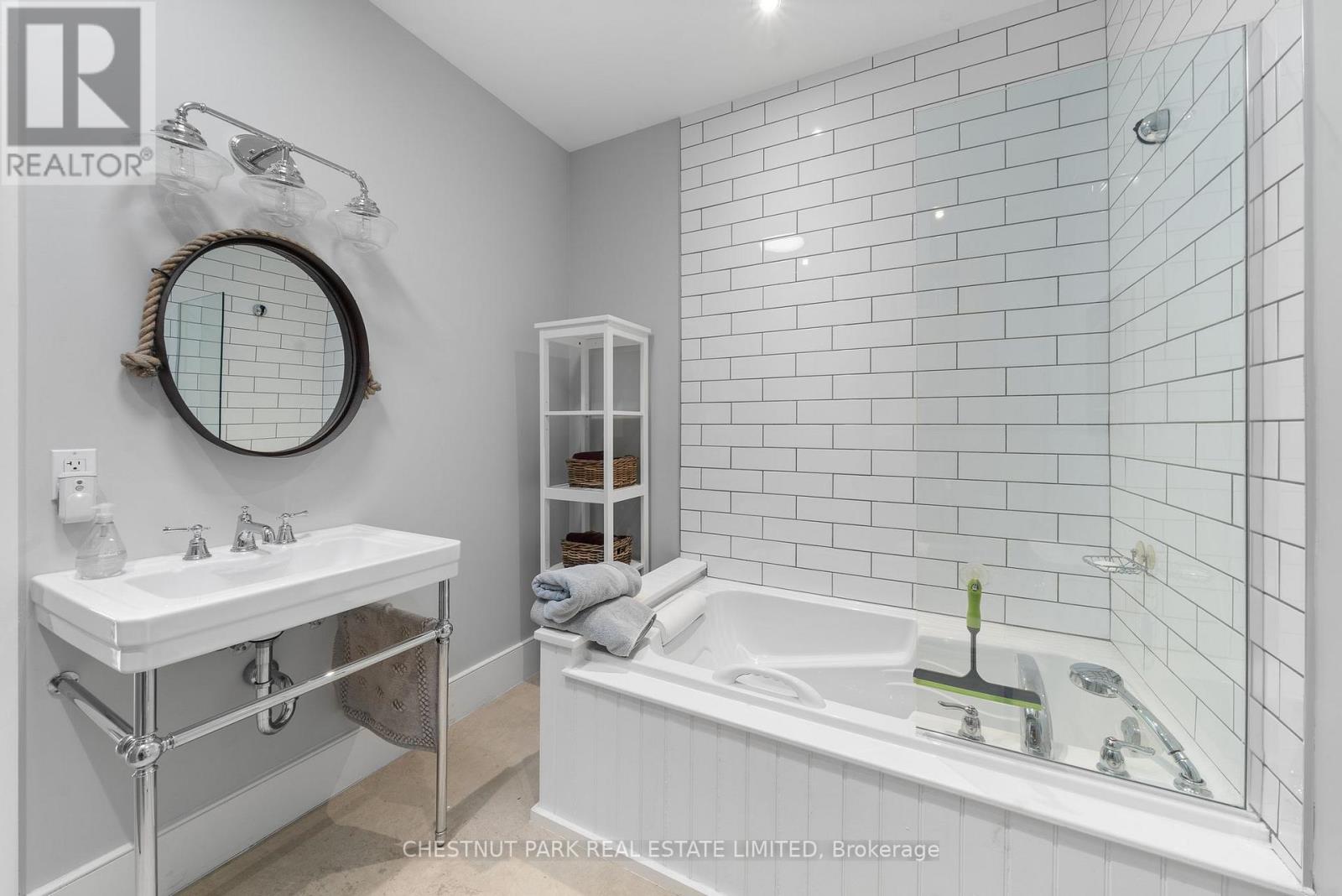 96 SMITHS BAY AVE