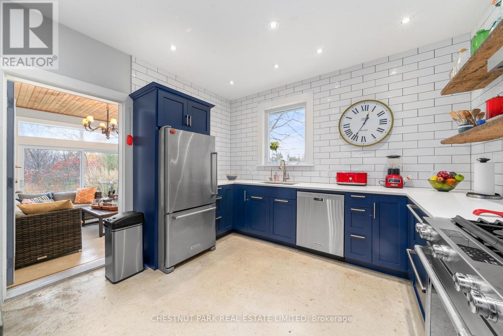 96 SMITHS BAY AVE