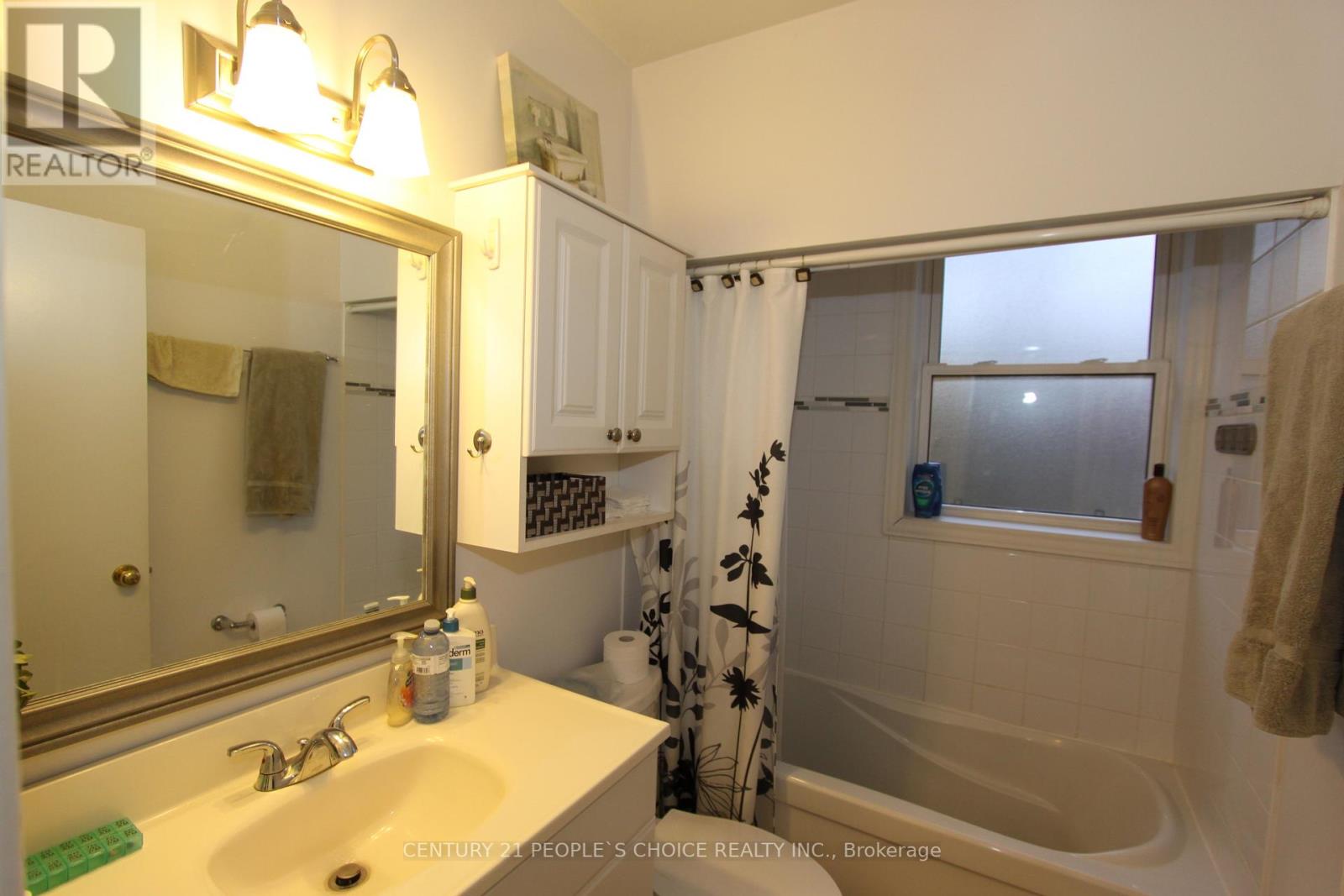 #MAIN -7 LINCOLN CRES, #Main