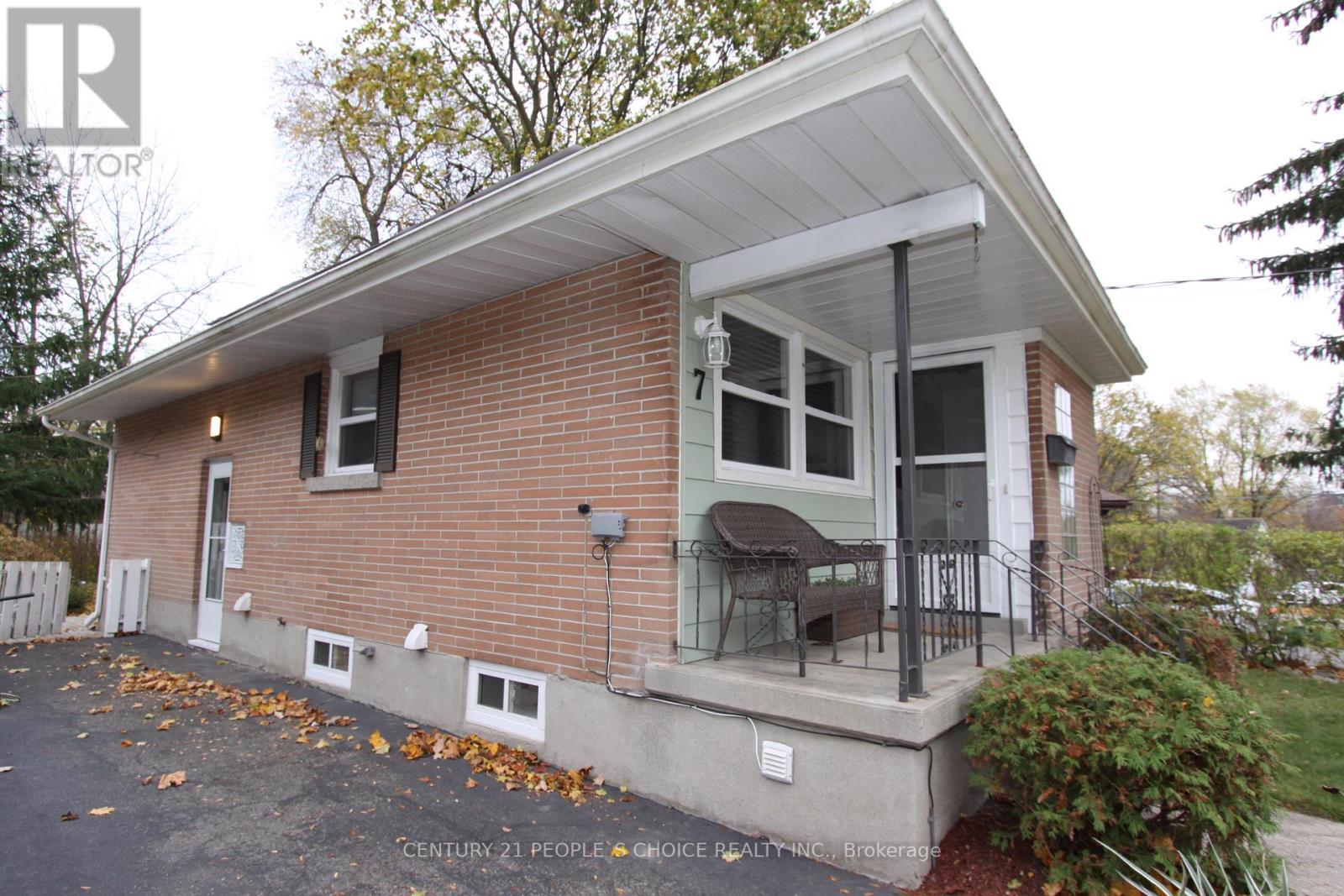 #MAIN -7 LINCOLN CRES, #Main
