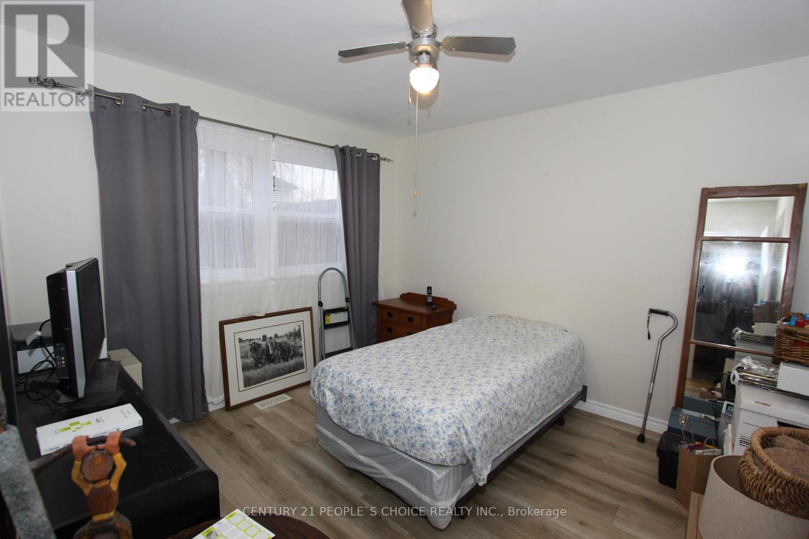 #MAIN -7 LINCOLN CRES, #Main