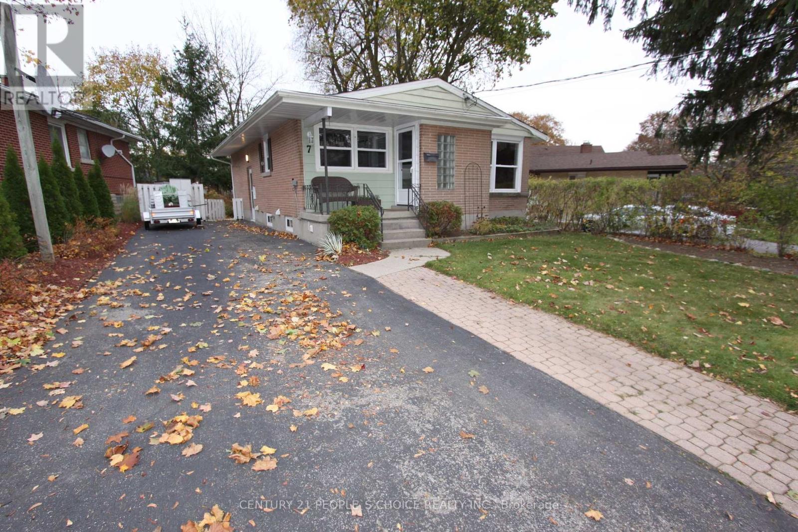 #BSMT -7 LINCOLN CRES, #Bsmt