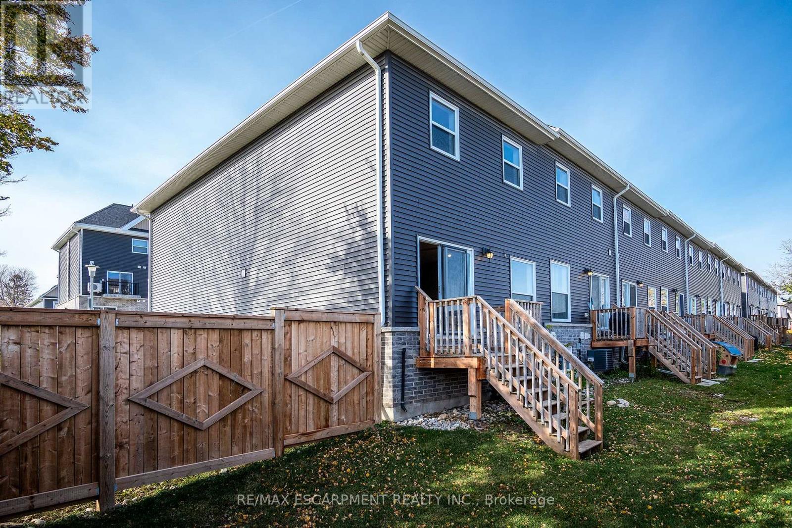 #F1 -439 ATHLONE AVE S, #F1