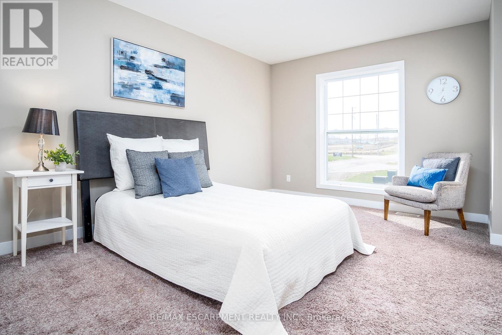 #F1 -439 ATHLONE AVE S, #F1