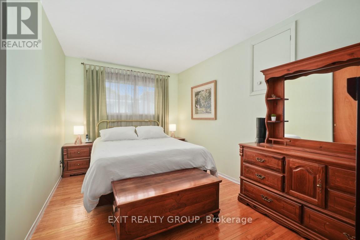 23 STAVEBANK RD