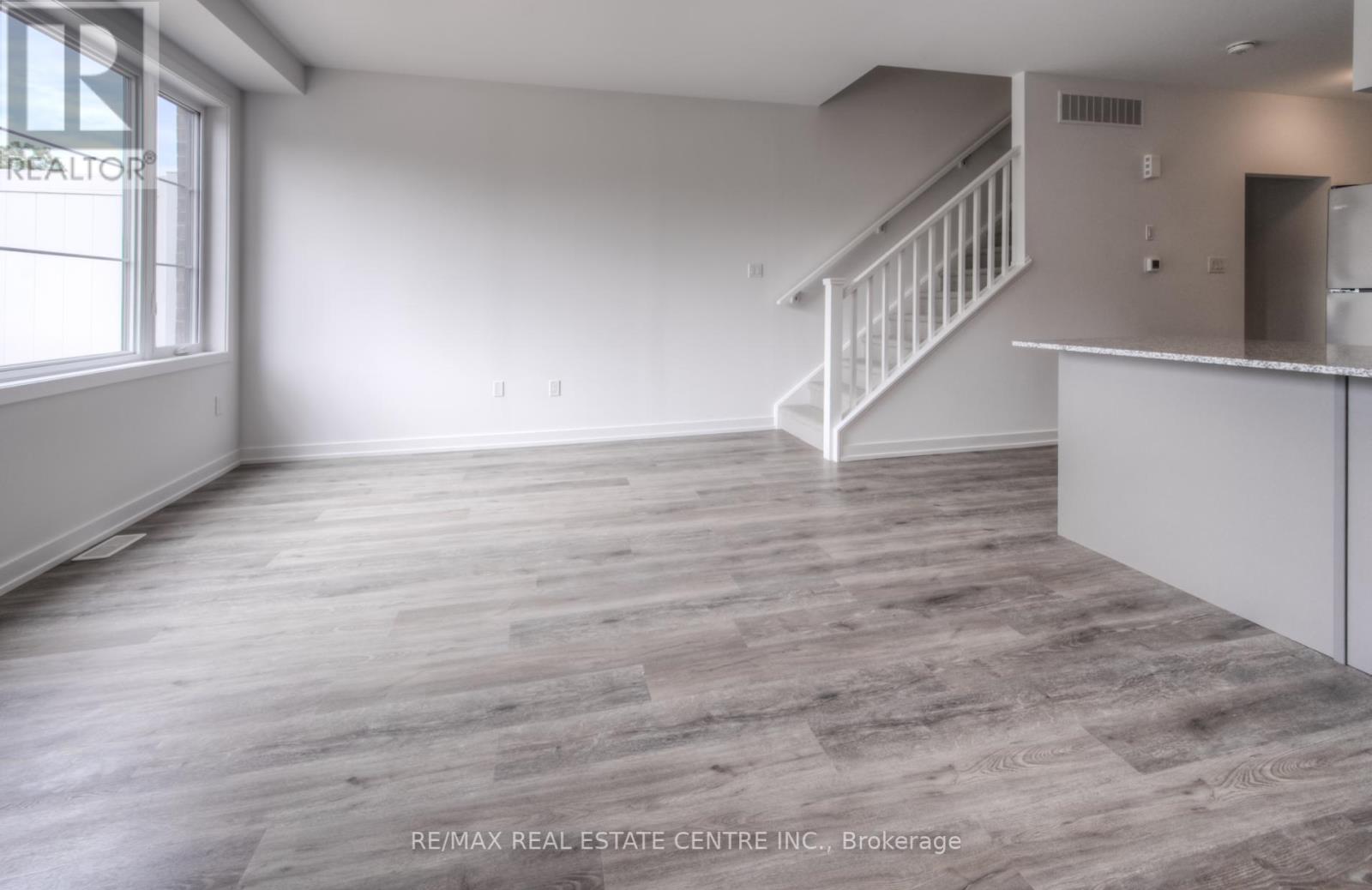 #6 -350 RIVER RD, #6