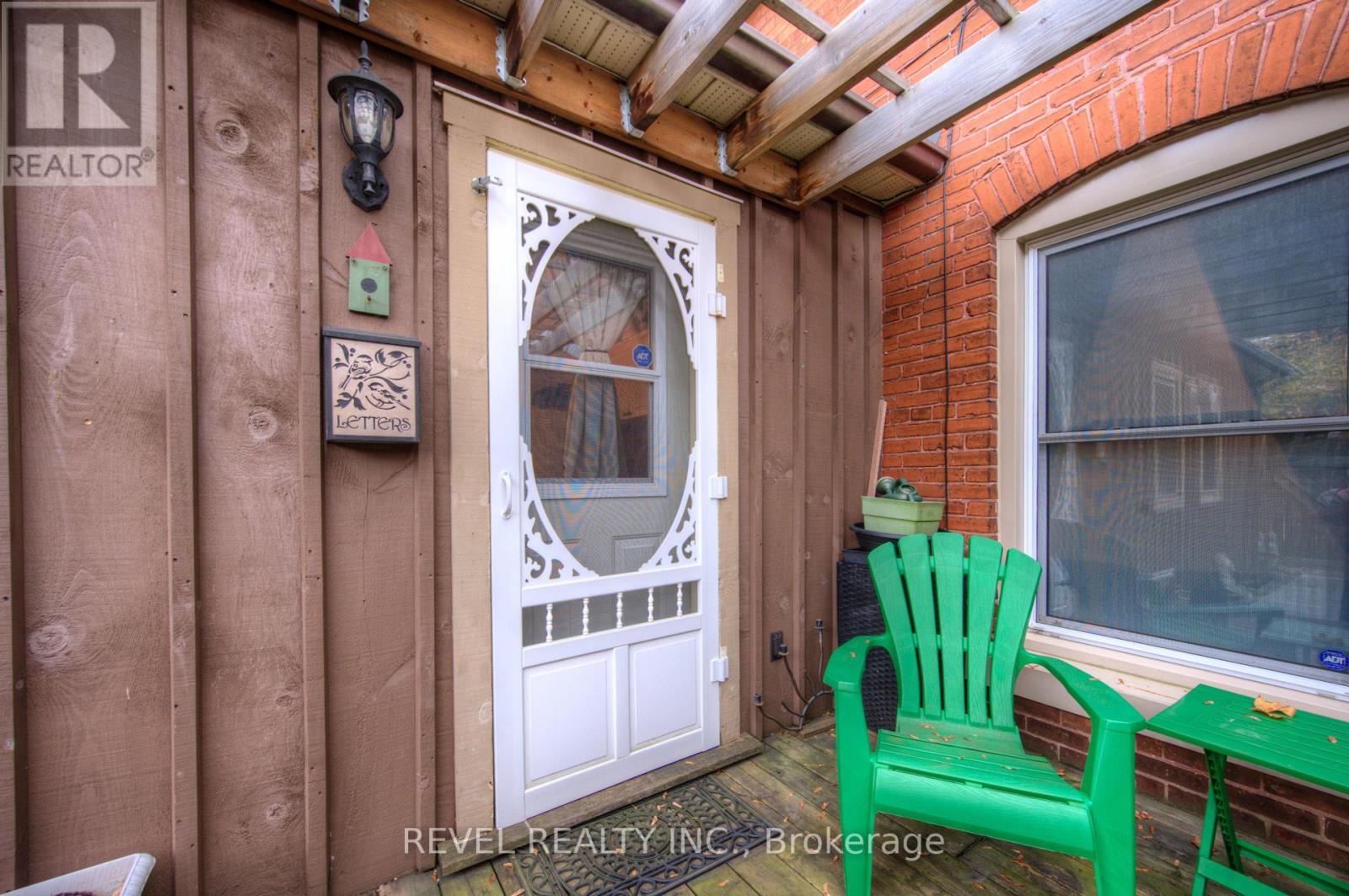 14 ABIGAIL AVE