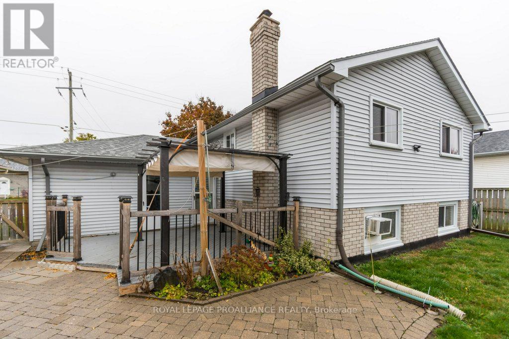 160 WELLINGTON ST