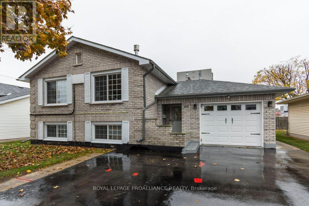 160 WELLINGTON ST