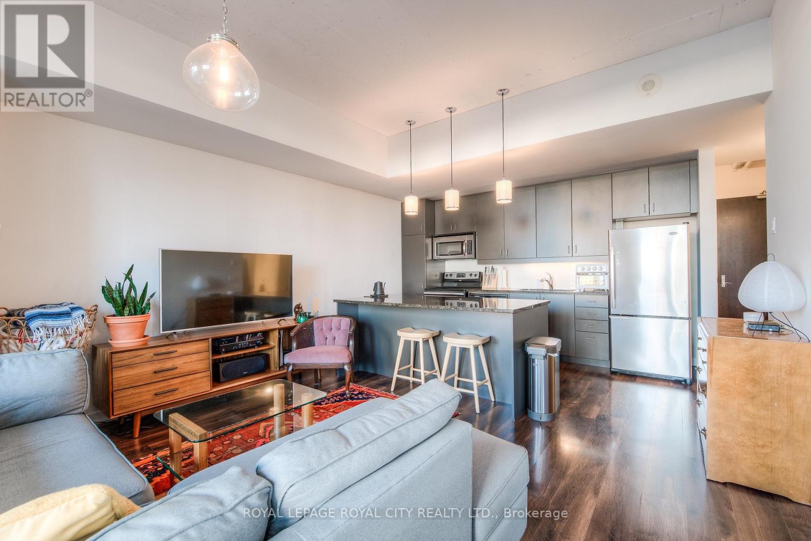 #303 -191 KING ST S, #303