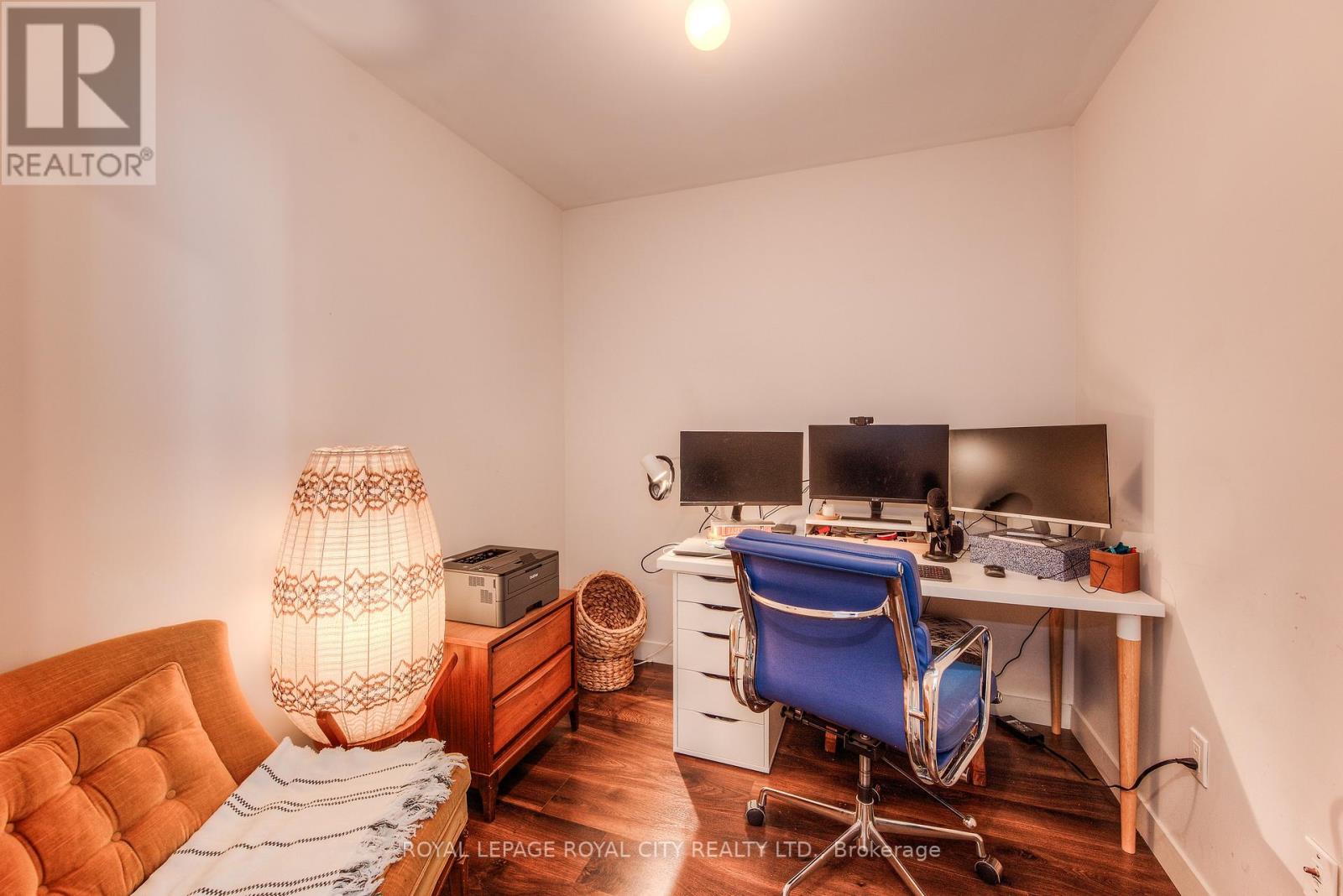 #303 -191 KING ST S, #303