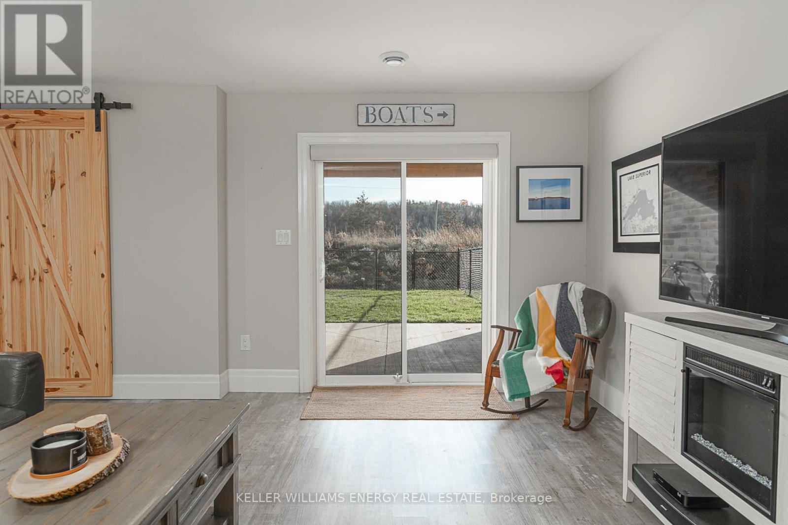 52 PINERIDGE DR