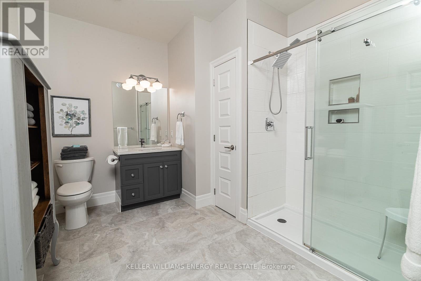 52 PINERIDGE DR