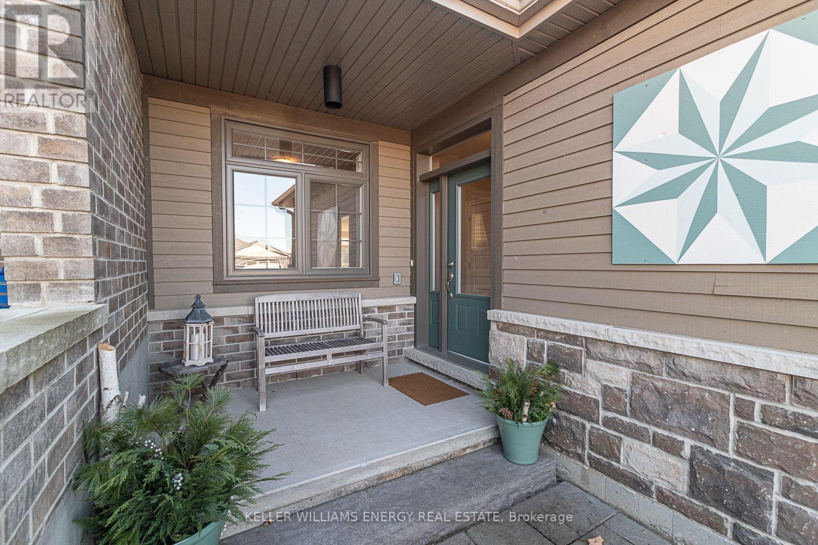 52 PINERIDGE DR
