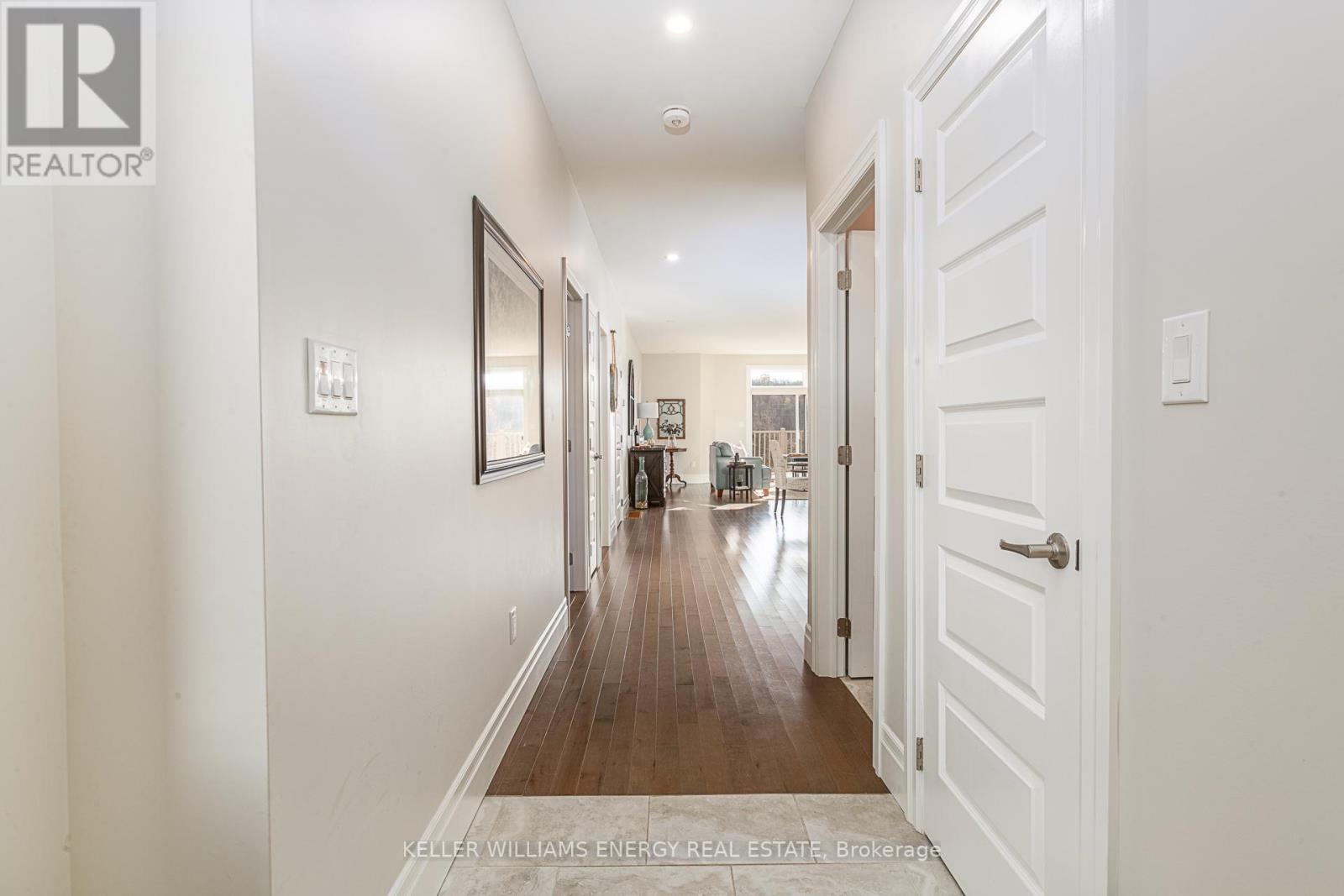 52 PINERIDGE DR