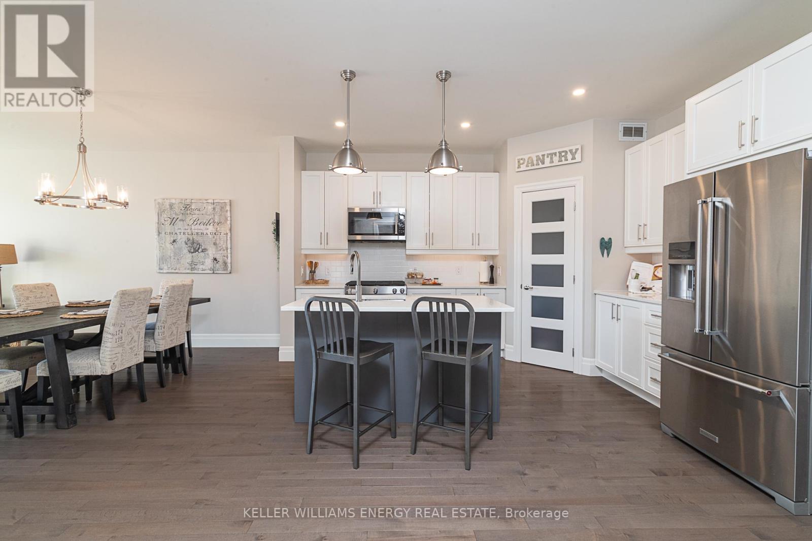 52 PINERIDGE DR