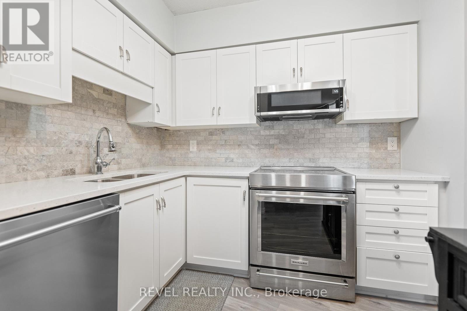 #912 -9 BONHEUR CRT, #912