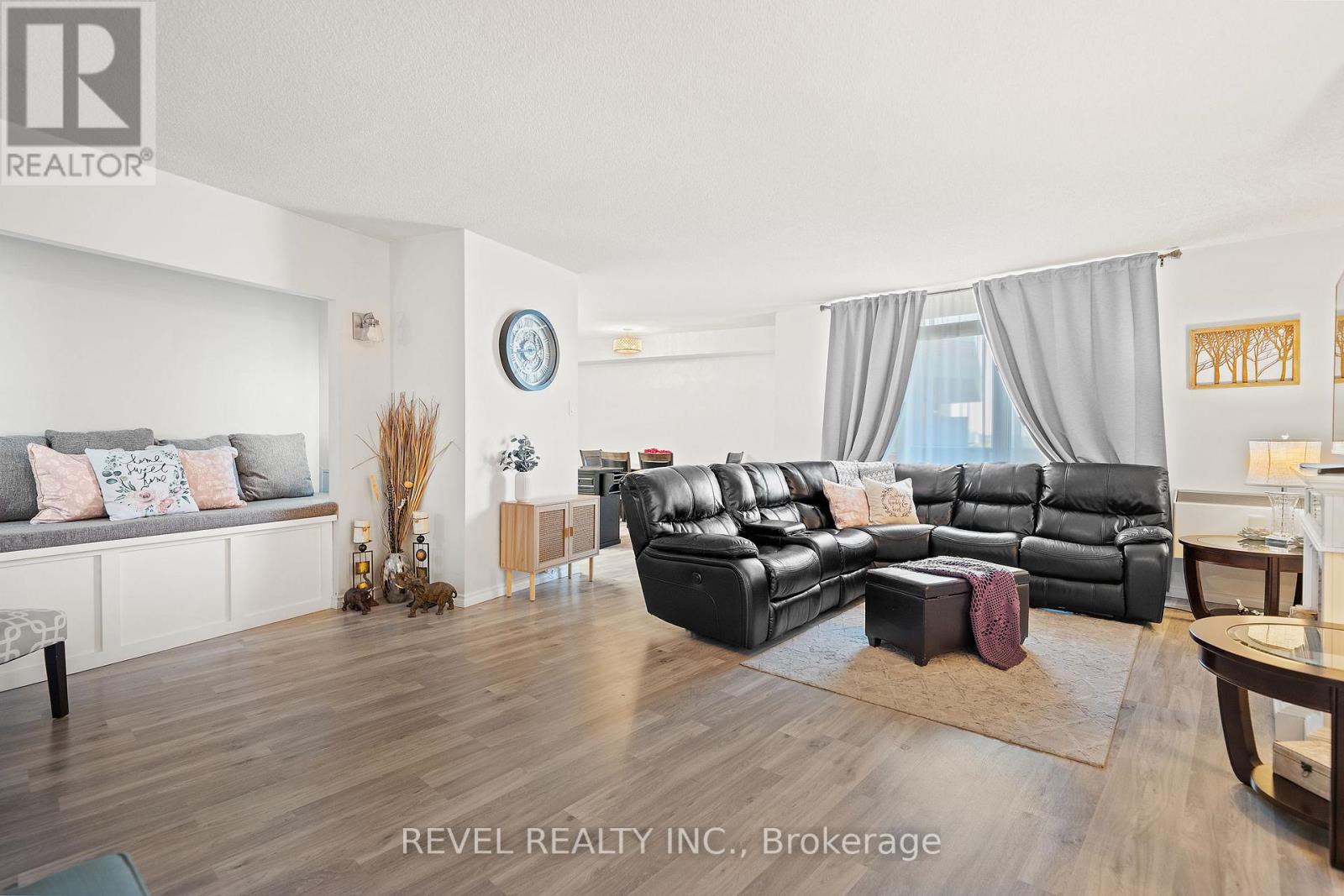 #912 -9 BONHEUR CRT, #912