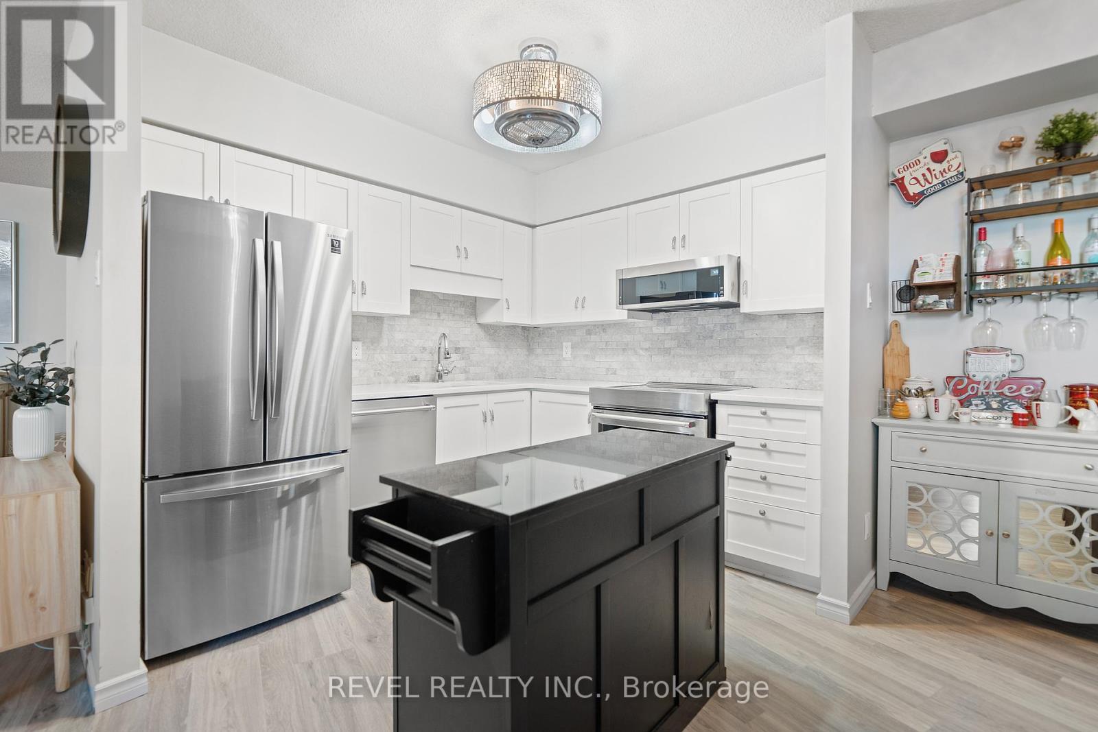 #912 -9 BONHEUR CRT, #912