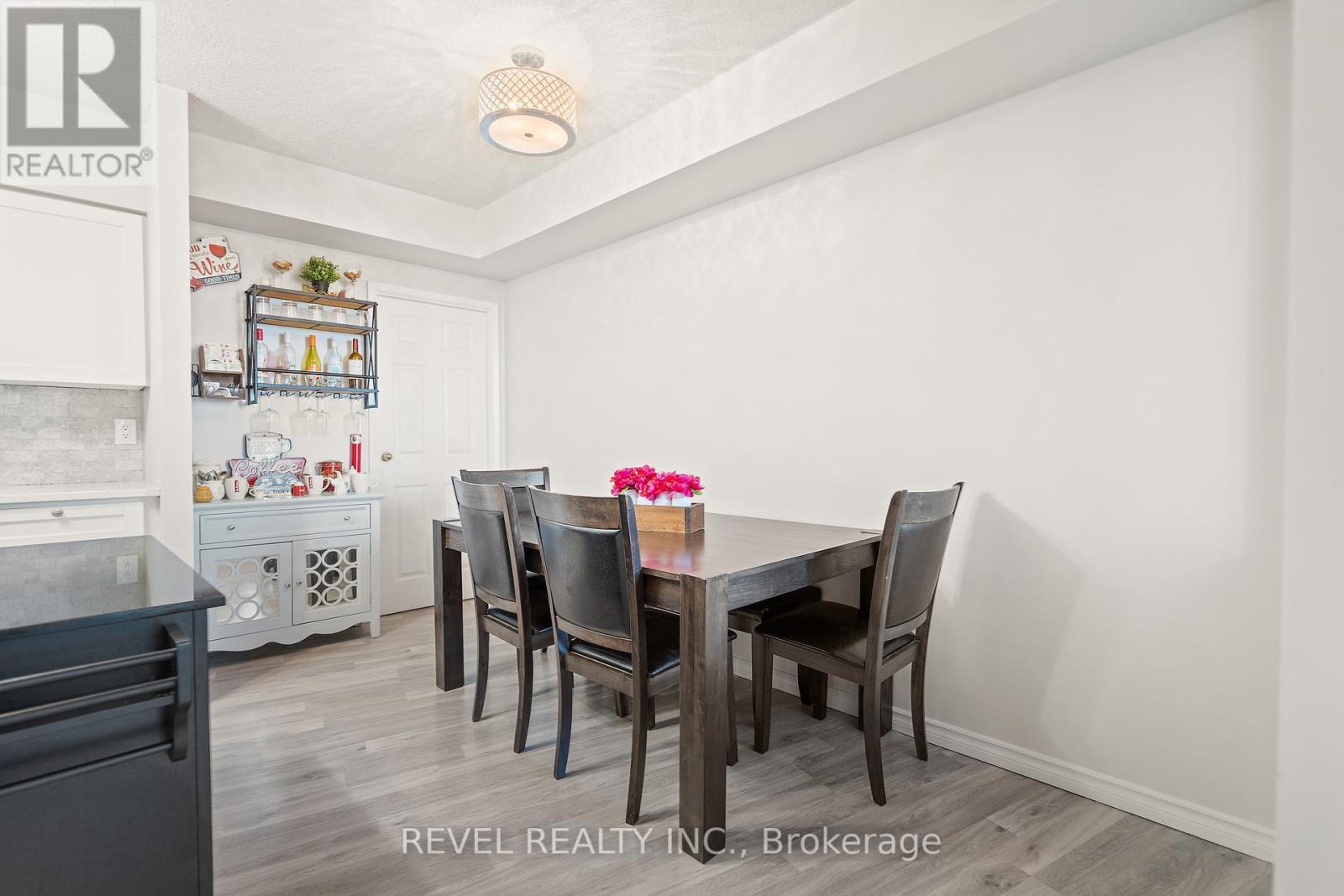 #912 -9 BONHEUR CRT, #912
