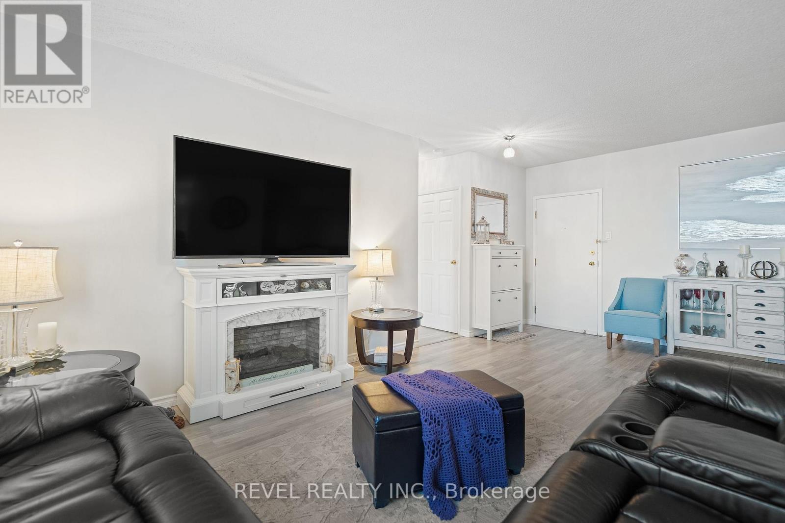 #912 -9 BONHEUR CRT, #912