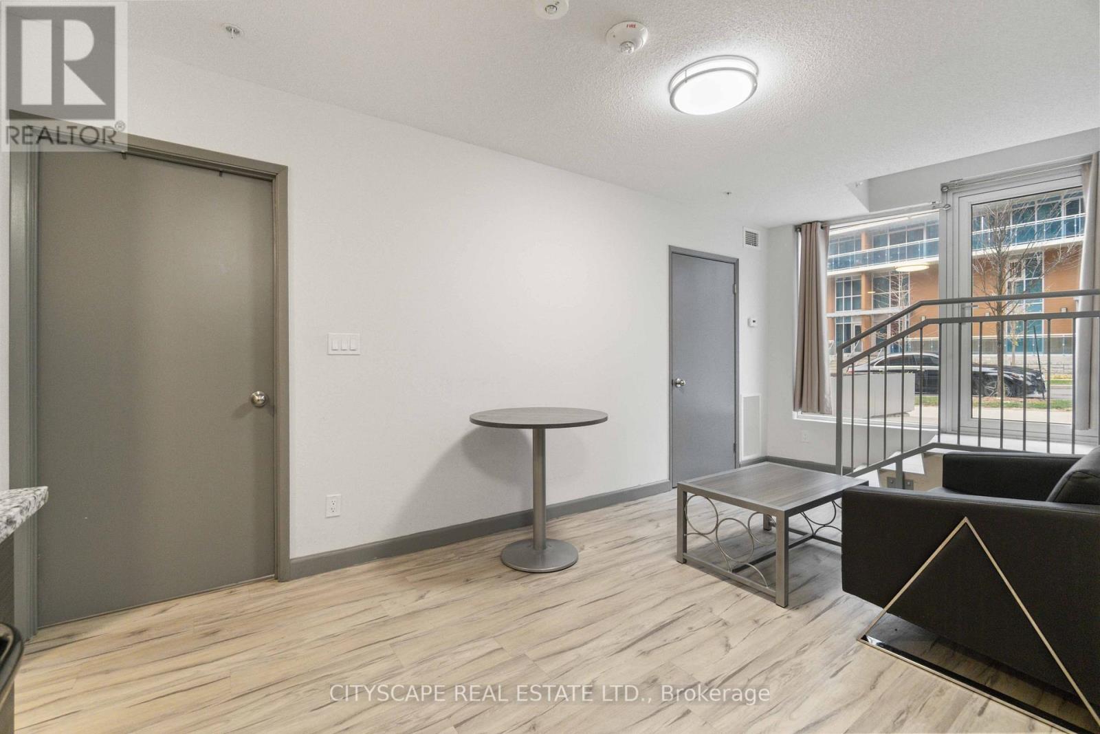 #212 -258B SUNVIEW ST, #212