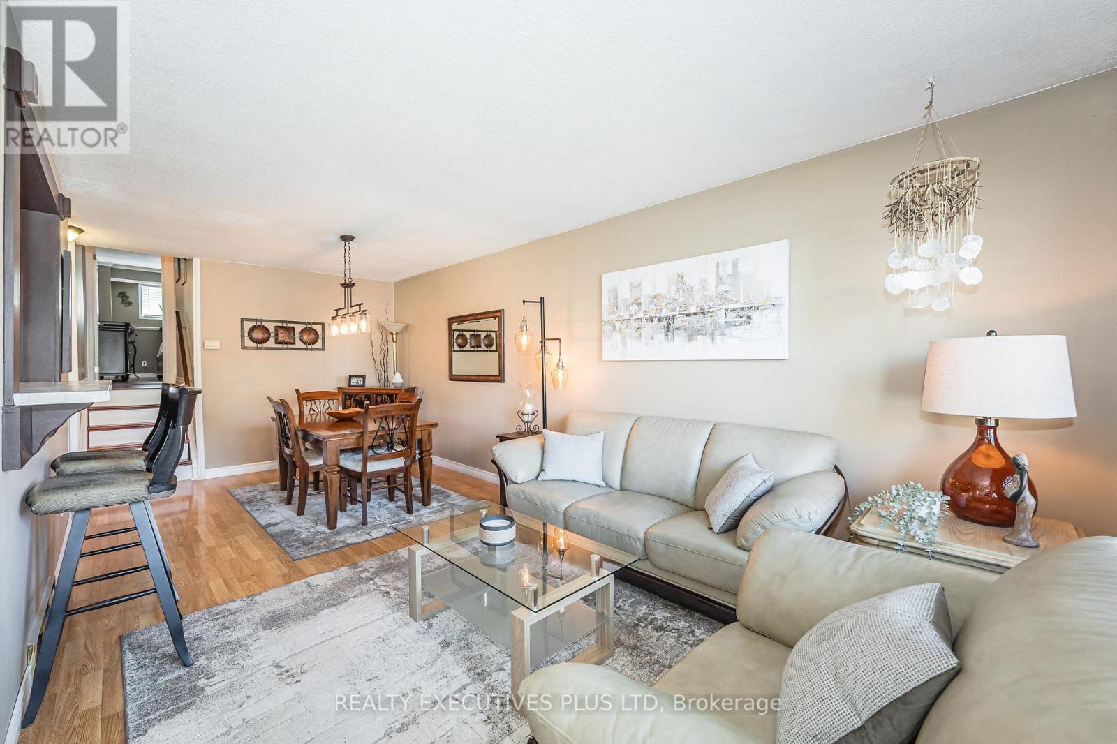3 ISLINGTON AVE