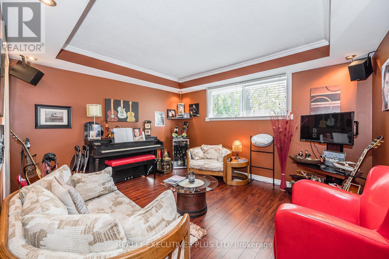 3 ISLINGTON AVE