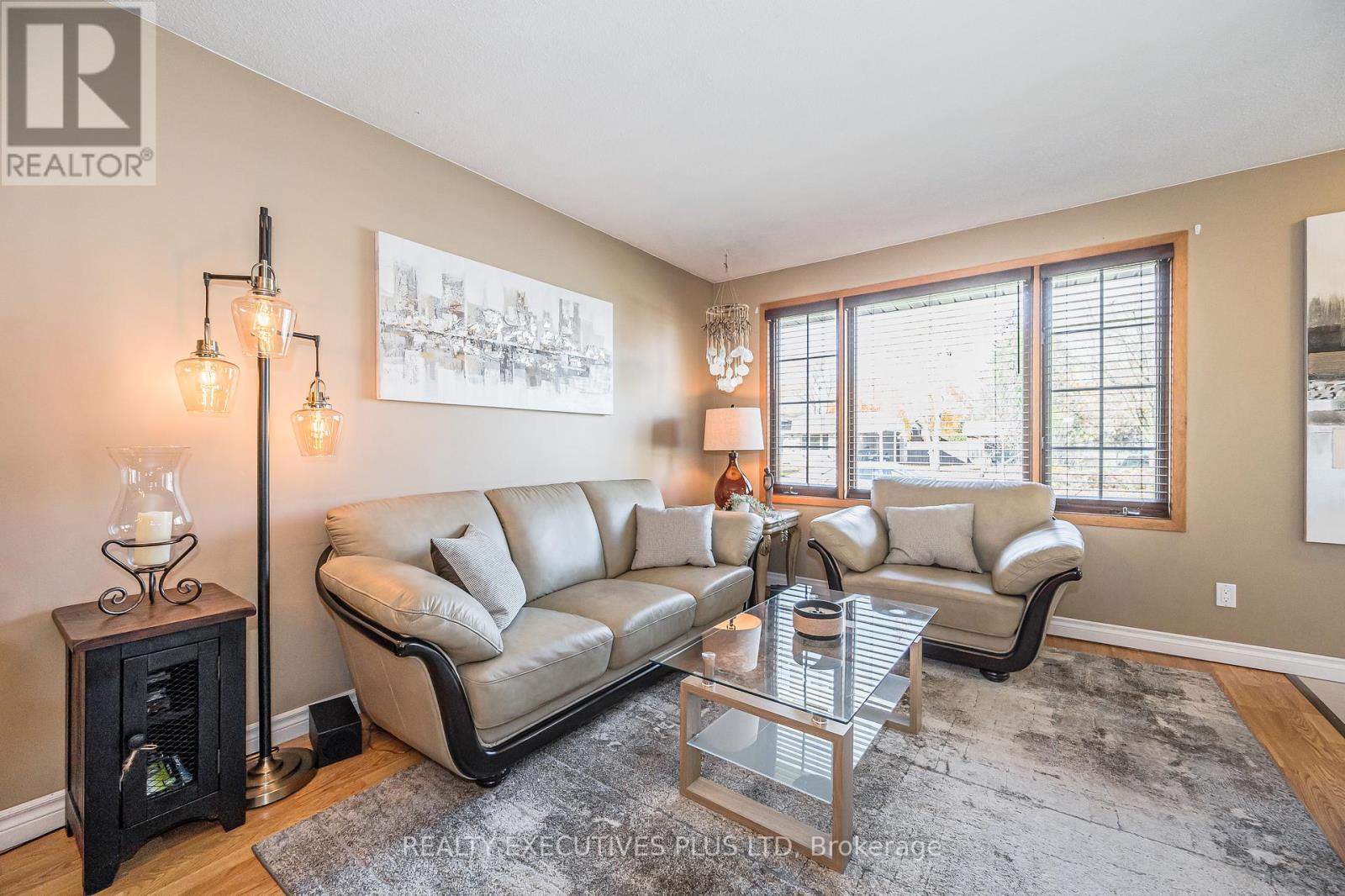 3 ISLINGTON AVE