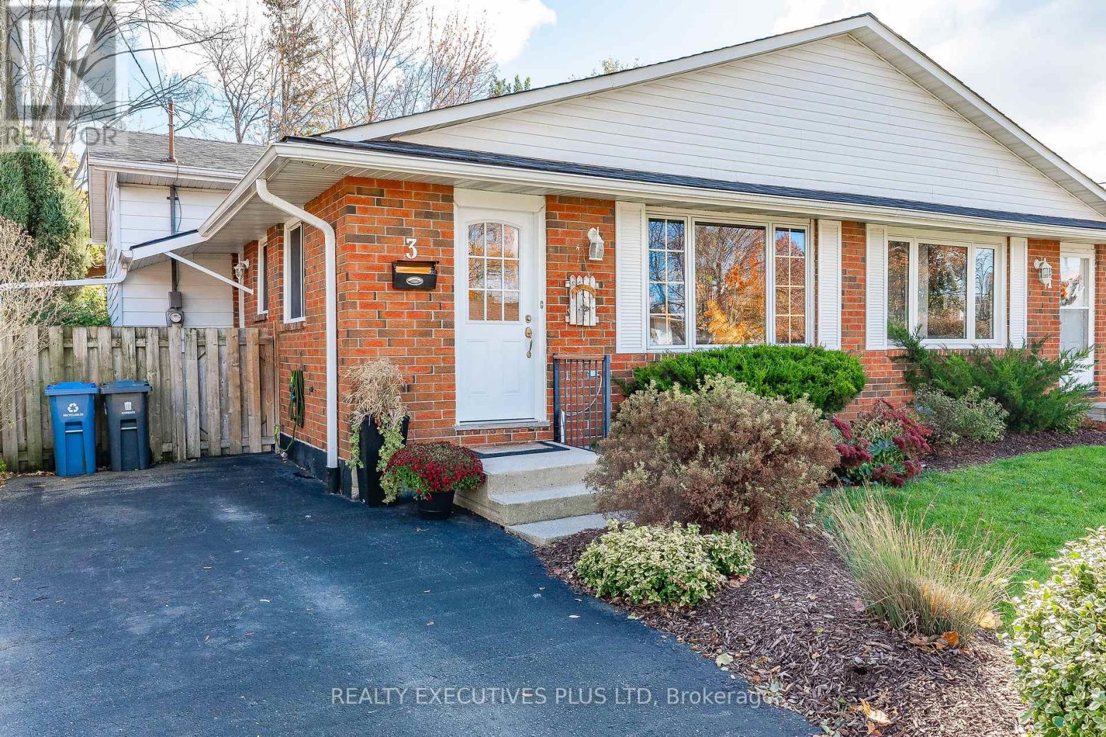 3 ISLINGTON AVE