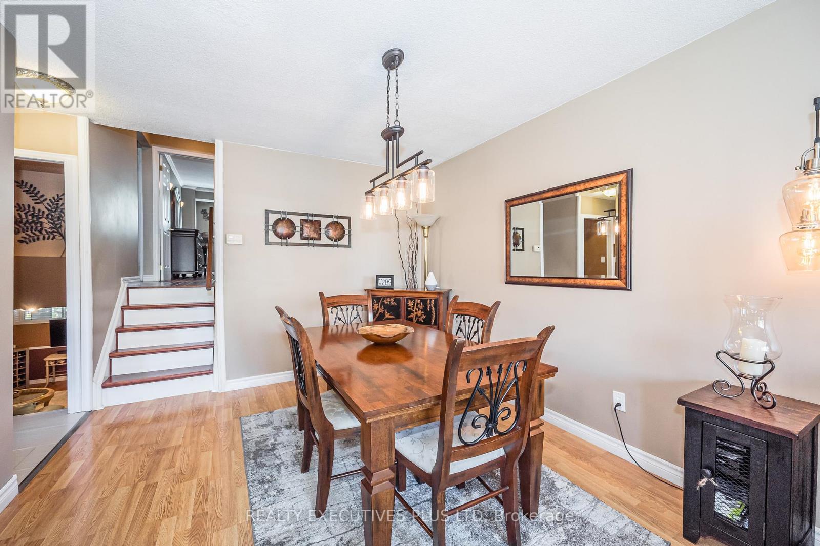3 ISLINGTON AVE