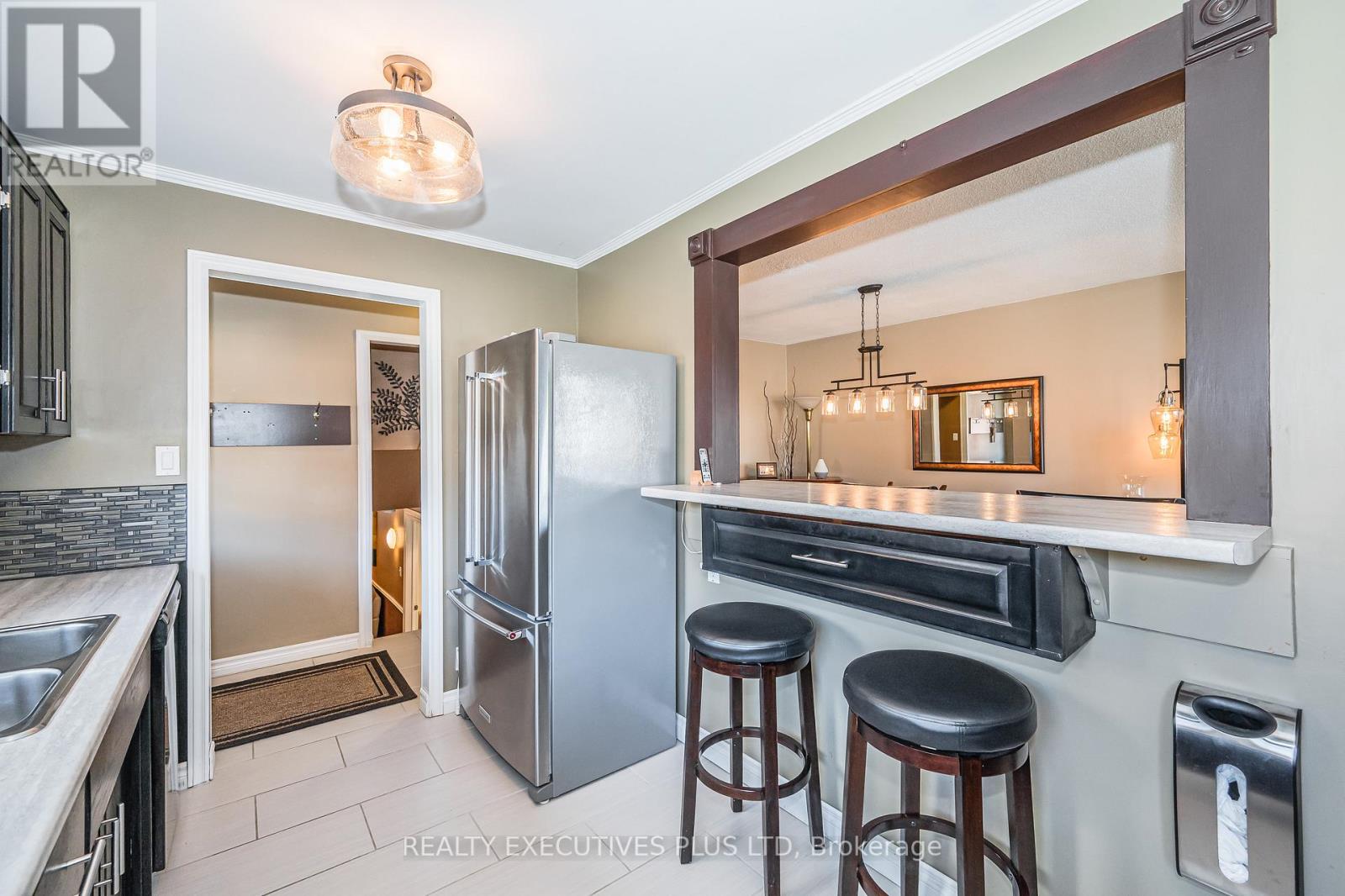 3 ISLINGTON AVE