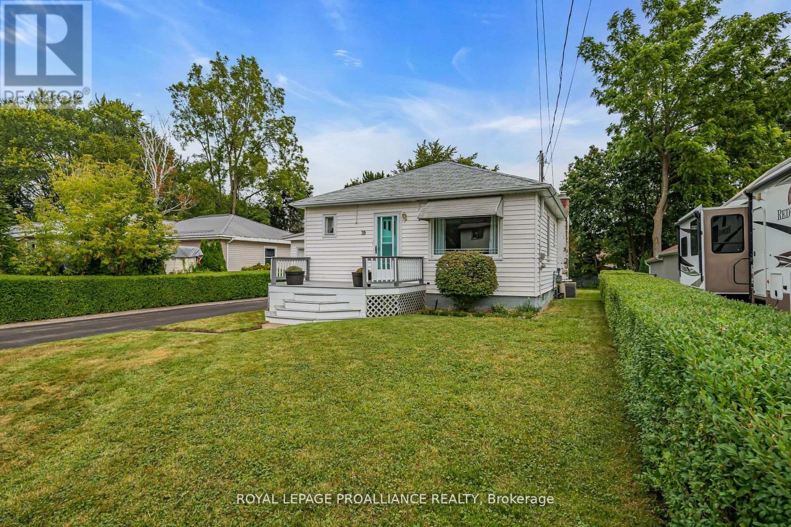 39 MEADE ST