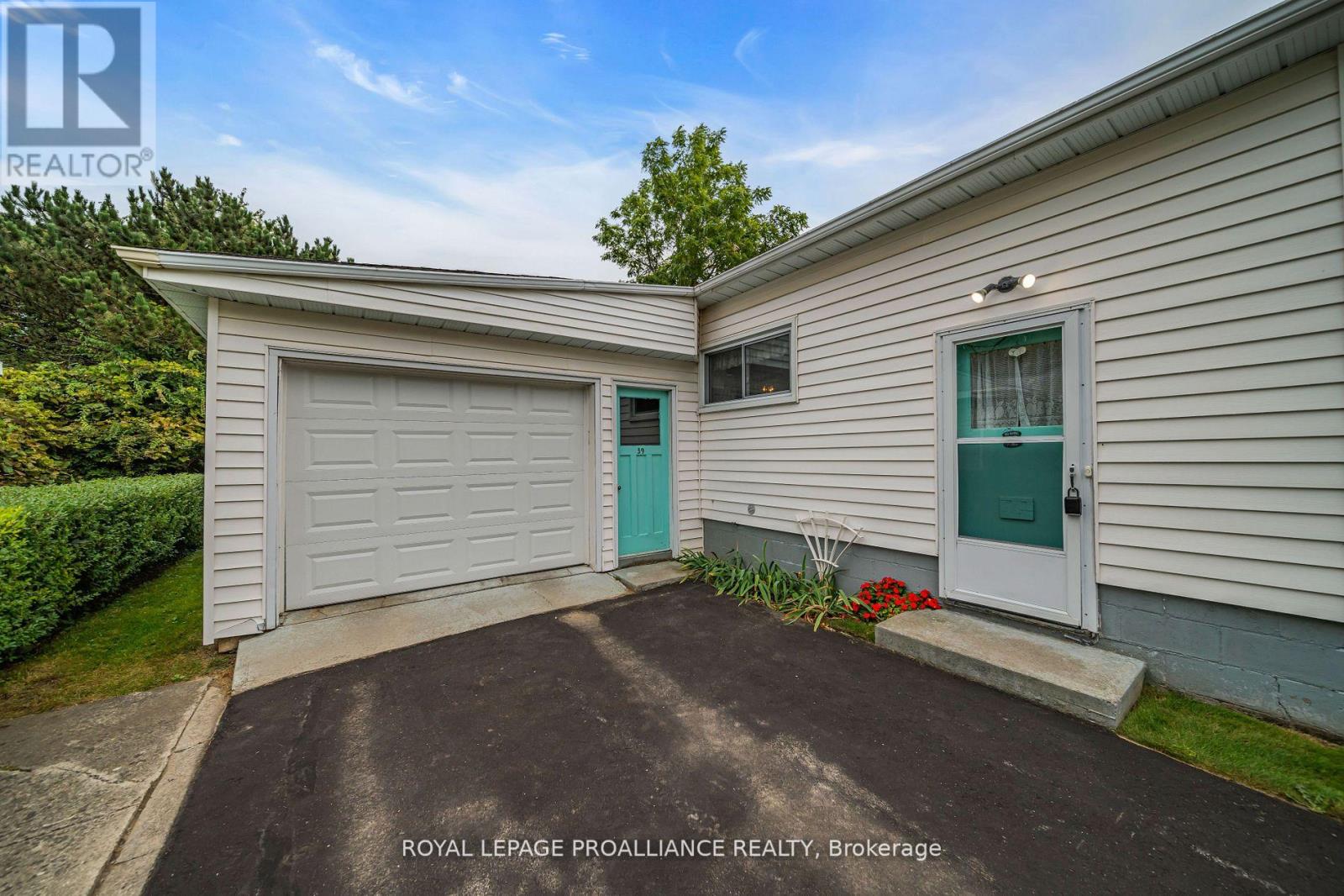 39 MEADE ST